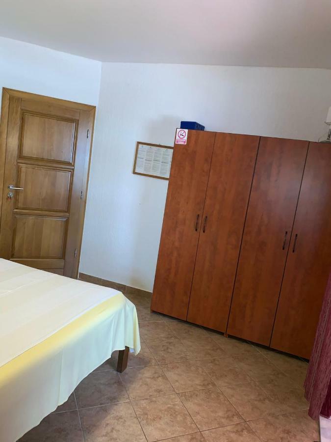 Vila Tesmija Baska  Luaran gambar