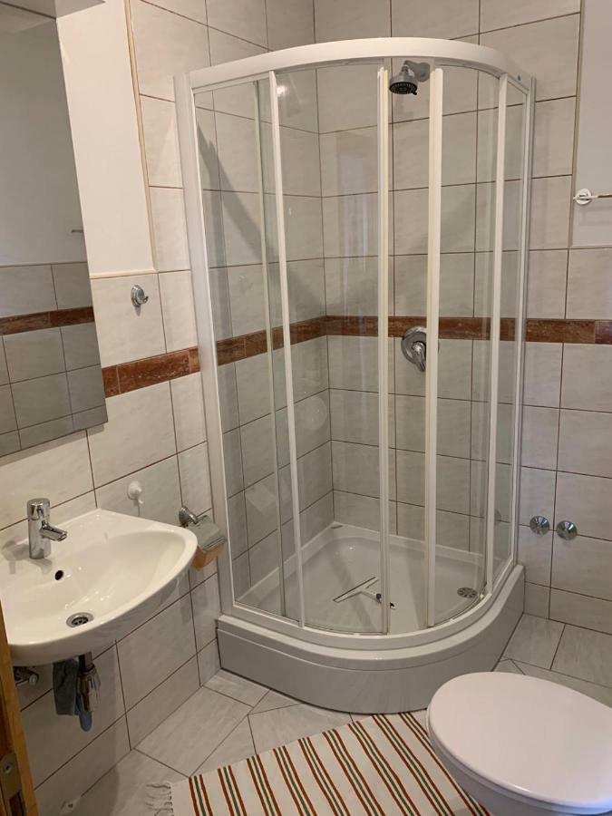 Vila Tesmija Baska  Luaran gambar