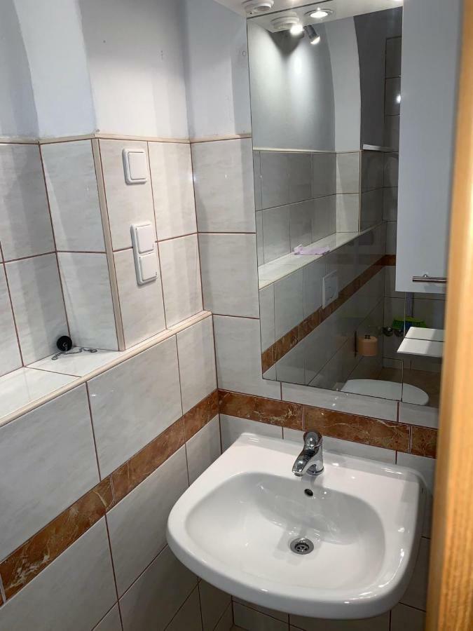 Vila Tesmija Baska  Luaran gambar