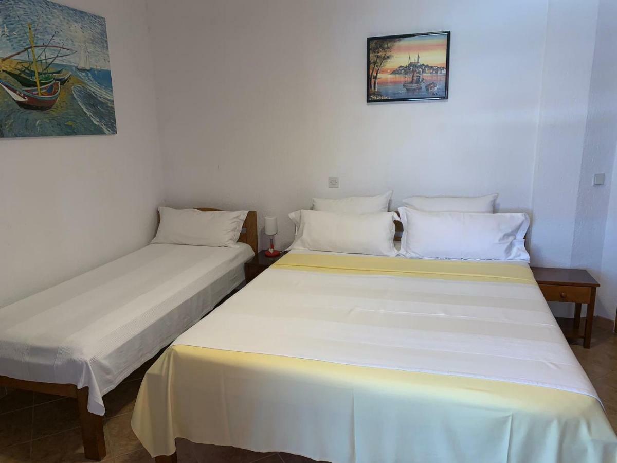 Vila Tesmija Baska  Luaran gambar