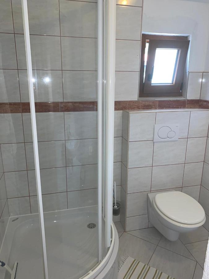 Vila Tesmija Baska  Luaran gambar