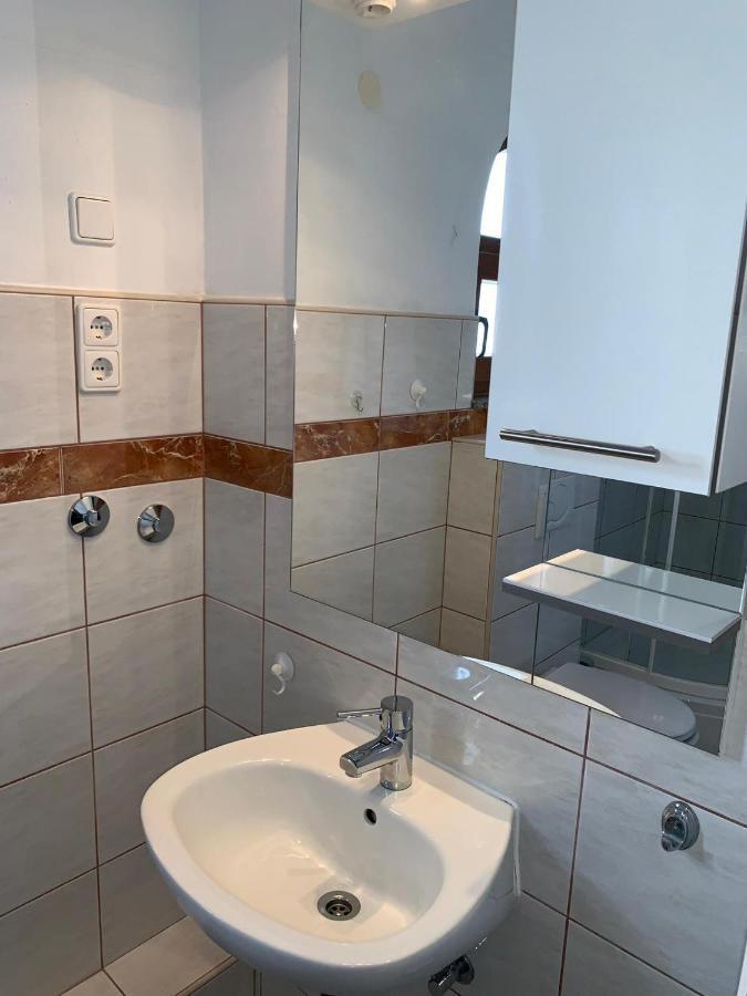 Vila Tesmija Baska  Luaran gambar